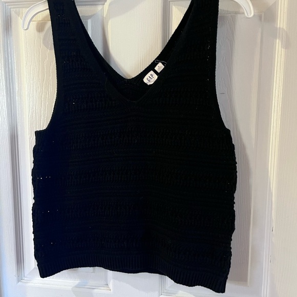 Two gap taps tank black and white.size Medium. - Picture 6 of 6